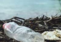 Врятувати планету від сміття. У США створили інноваційний пластик, що розкладається, на водні