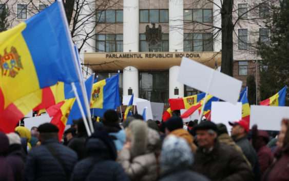 Эксперт рассказал, на что готов Запад ради победы Санду