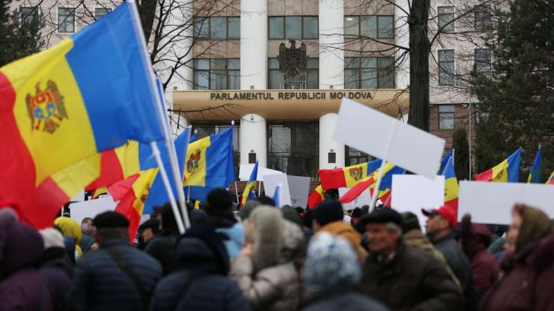 Эксперт рассказал, на что готов Запад ради победы Санду