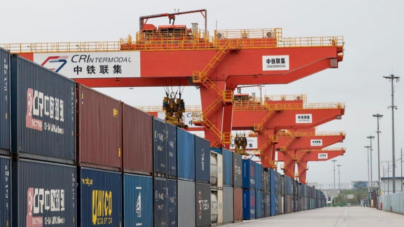 Трамп объявил о введении пошлин на товары из Казахстана с 1 августа